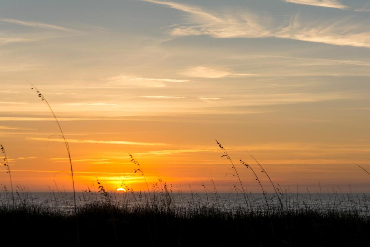 Hampton 6107, 2 Bedroom, Sleeps 6, Large Pool, Oceanfront View Hilton Head Island Buitenkant foto